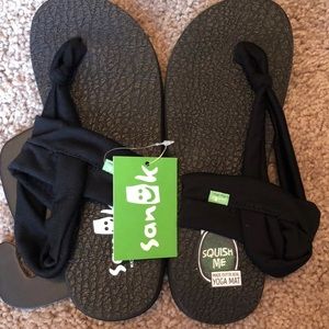 Sanuk yoga mat flip flops